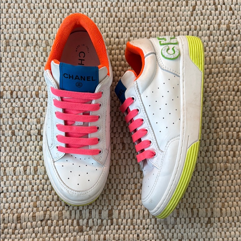 CHANEL CC Logo Neon Sneakers LIKE NEW - Picture 2 of 8